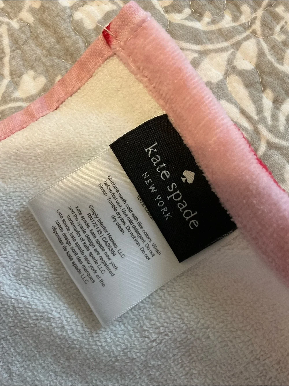 NWT Kate Spade Oversized Beach Towel - Strawberries 36”x72” Towel 1 - Picture 5 of 8